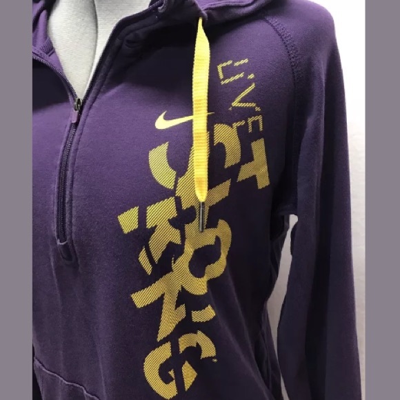 Sold Nike Drifit 1/4 Zip Livestrong - Picture 4 of 6